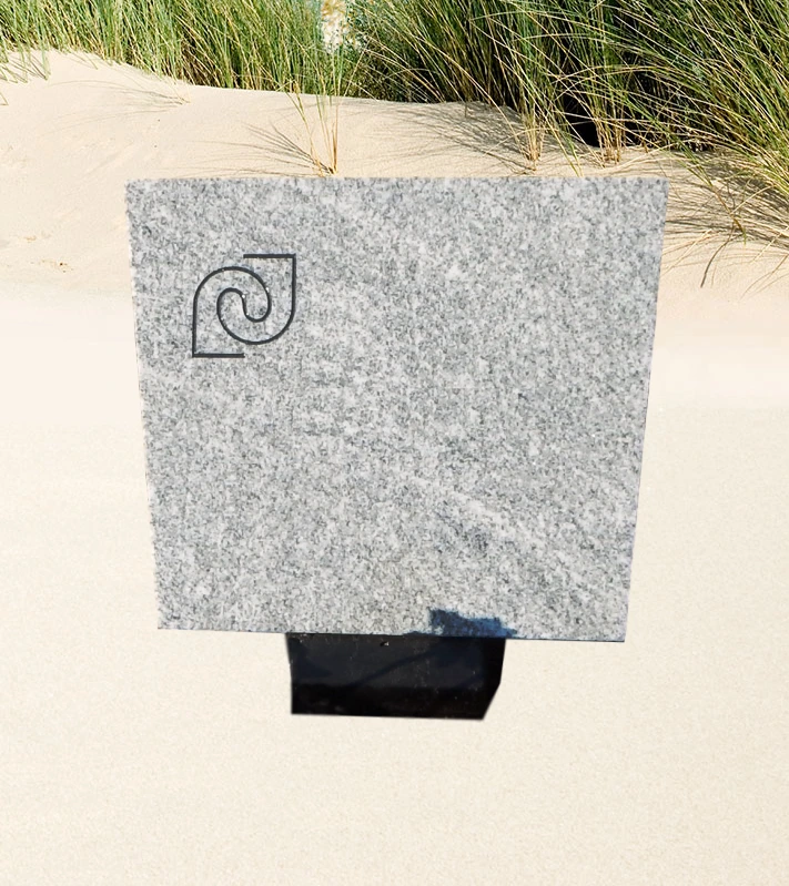 Eenvoudige steen voor een algemeen graf