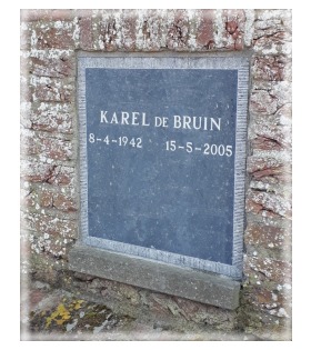 Foto van Columbariumsteen van Belgisch hardsteen