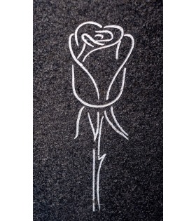 Foto van Lijntekening van roos op zwart graniet
