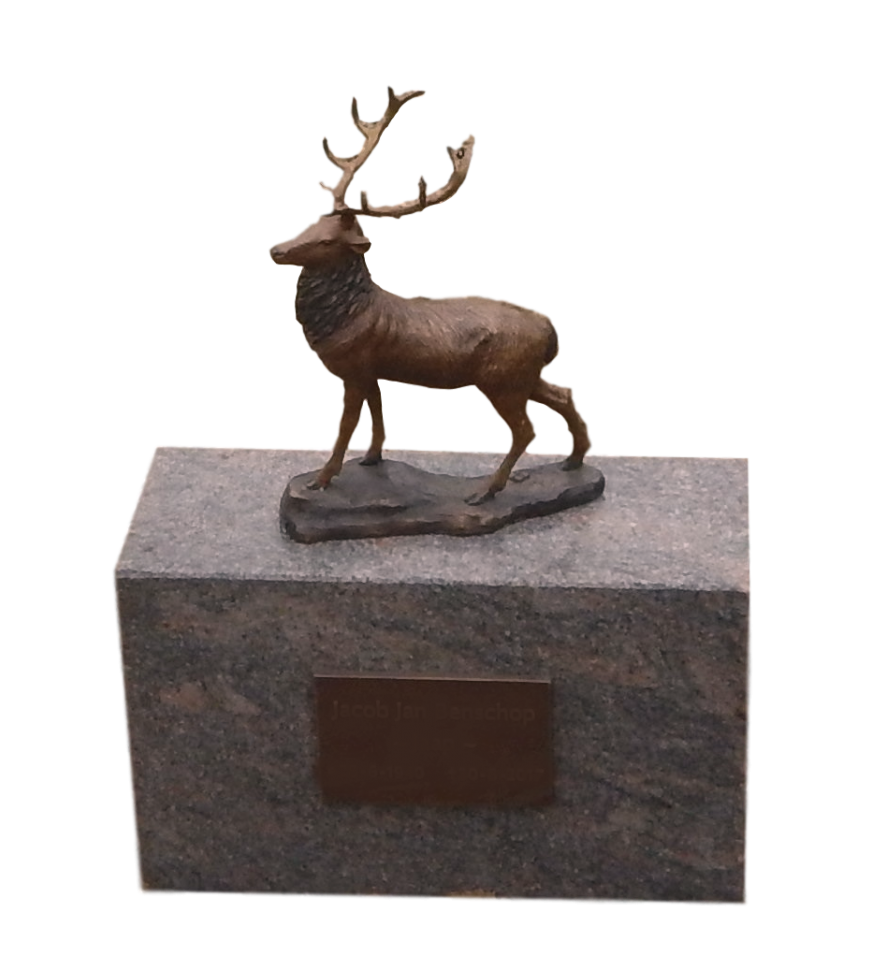 Ornament met bronzen hert