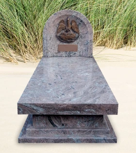 Foto van Tombe met bronzen ornament